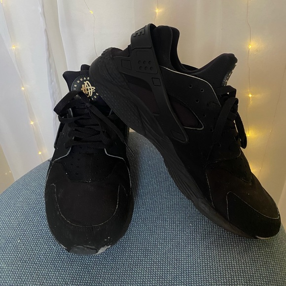 black huaraches size 13